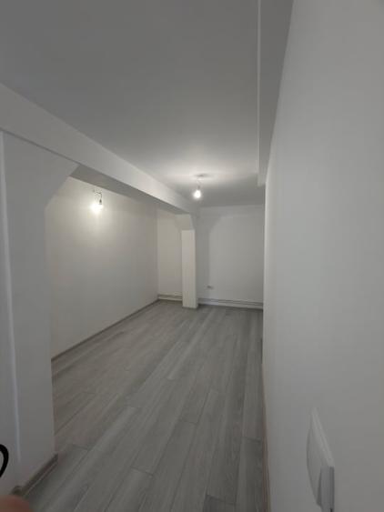 Apartament cu 3 camere decomandat în Cioplea
