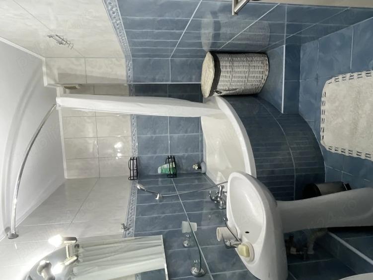 Apartament cu 3 camere decomandat în Sebastian