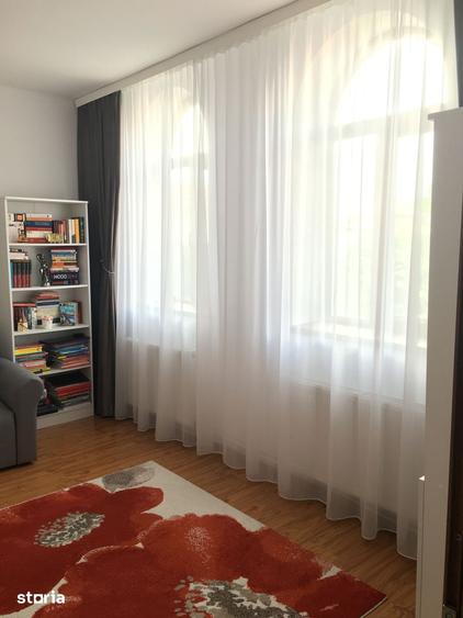 Casă cu 3 camere cu Teren 200 Mp în Central
