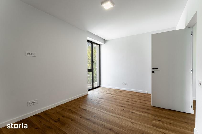 Casă cu 6 camere cu Teren 432 Mp în Băneasa