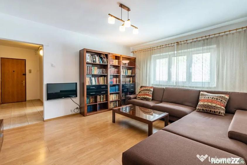Apartament cu 3 camere decomandat în Nerva Traian