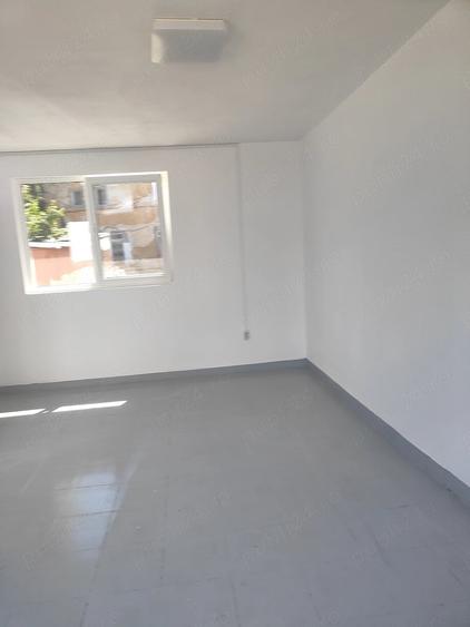 Spațiu comercial, de 21 mp, în Central
