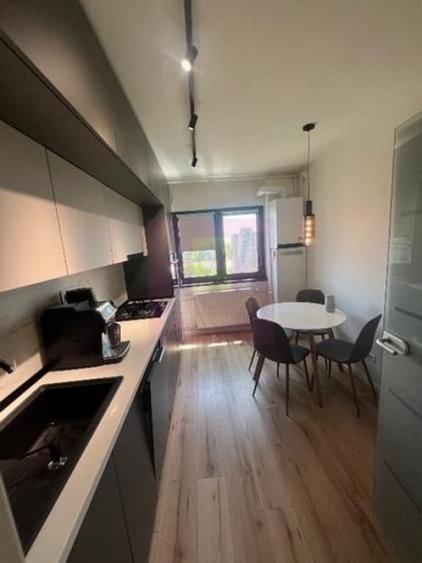 Apartament cu 4 camere decomandat în Morarilor