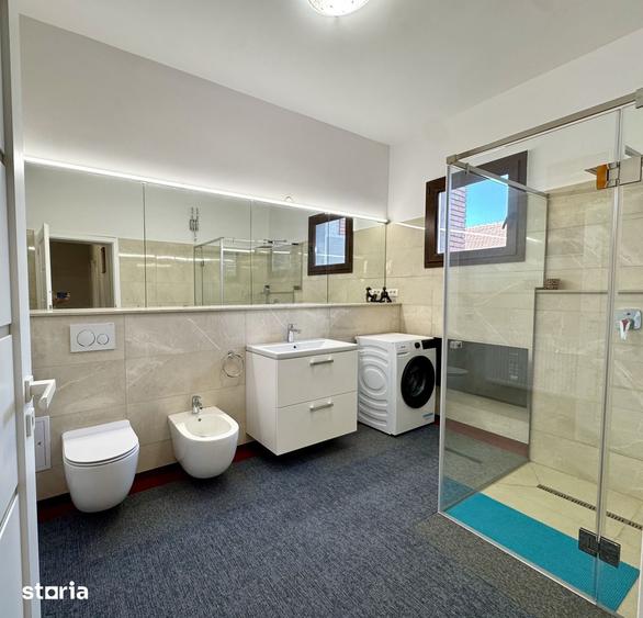 Apartament cu 3 camere decomandat în Boul Roșu