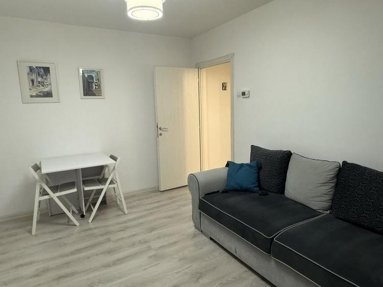 Apartament cu 2 camere nedecomandat în Central
