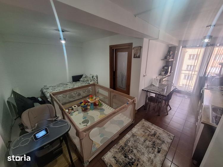 Apartament cu 2 camere decomandat în Est