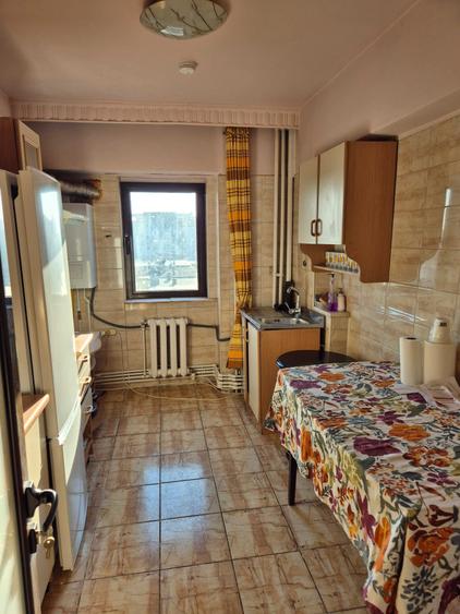 Apartament cu 3 camere decomandat în Alexandru cel Bun
