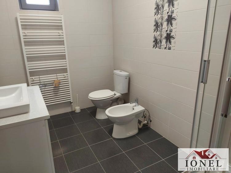 Casă individuală cu 4 camere cu Canalizare în Central