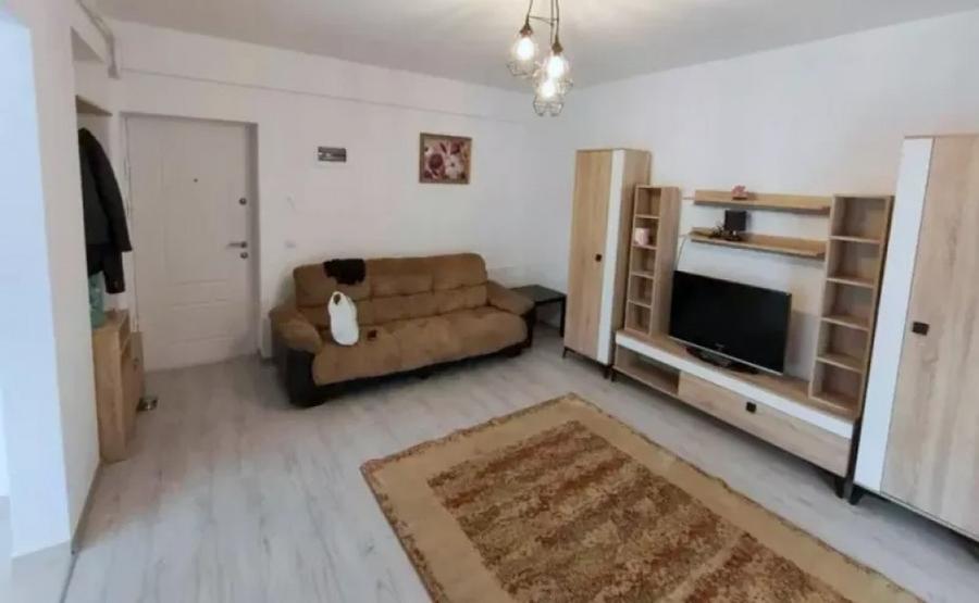 Garsonieră decomandată în Bucium