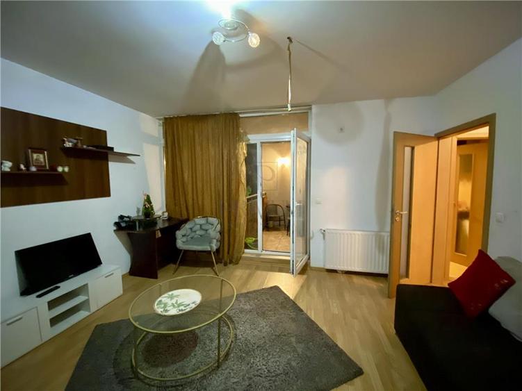 Apartament cu 2 camere semidecomandat, mobilat în Aradului
