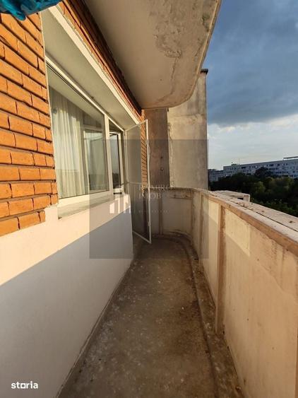 Garsonieră decomandată în Costin Georgian