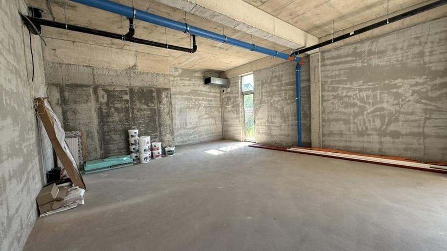 Spațiu comercial, de 132 mp, în Odăi
