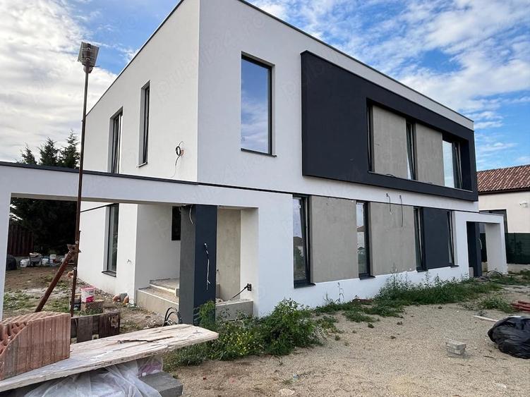 Casă cu 4 camere cu Teren 250 Mp în Dumbrăvița