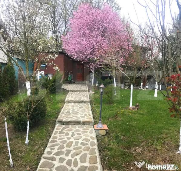 Casă cu 8 camere cu Teren 774 Mp în Central