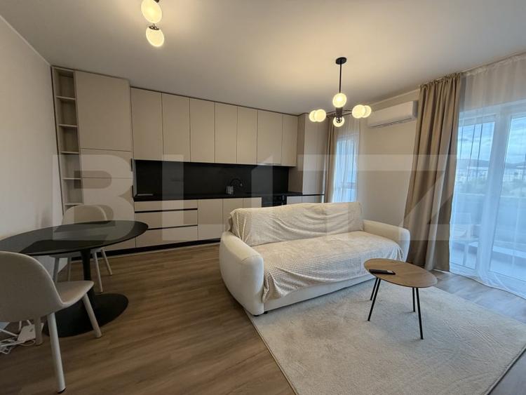 Apartament cu 2 camere semidecomandat, mobilat în Florești