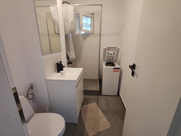 Apartament cu 2 camere semidecomandat în Gemenii