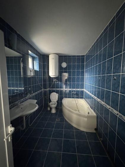 Casă cu 4 camere în Traian