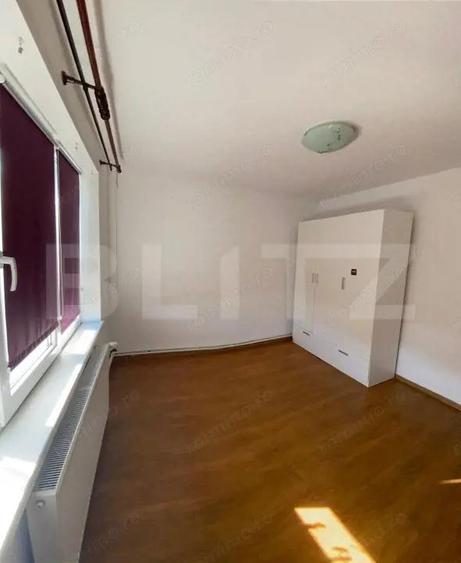 Apartament cu 3 camere decomandat, mobilat în Central