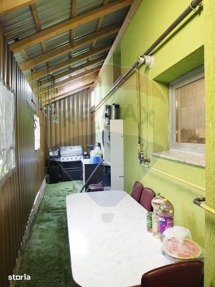 Casă cu 9 camere cu Teren 370 Mp în Central