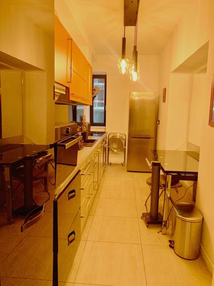 Apartament cu 3 camere semidecomandat, mobilat în Herăstrău