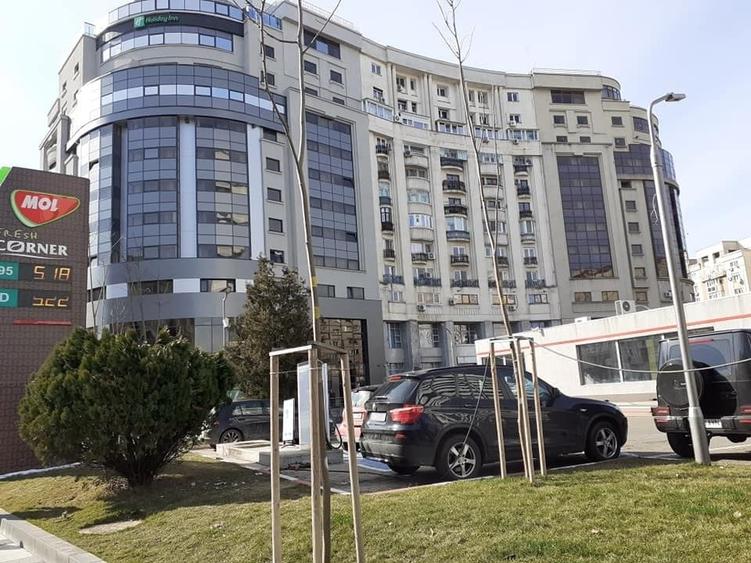 Apartament cu 4 camere decomandat în Muncii
