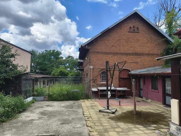 Casă individuală cu 4 camere cu Canalizare în Dobroești