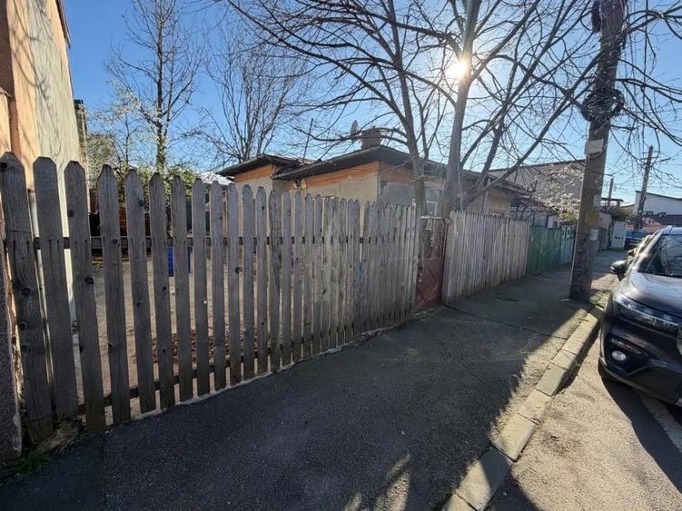 Casă cu 3 camere în Rahova