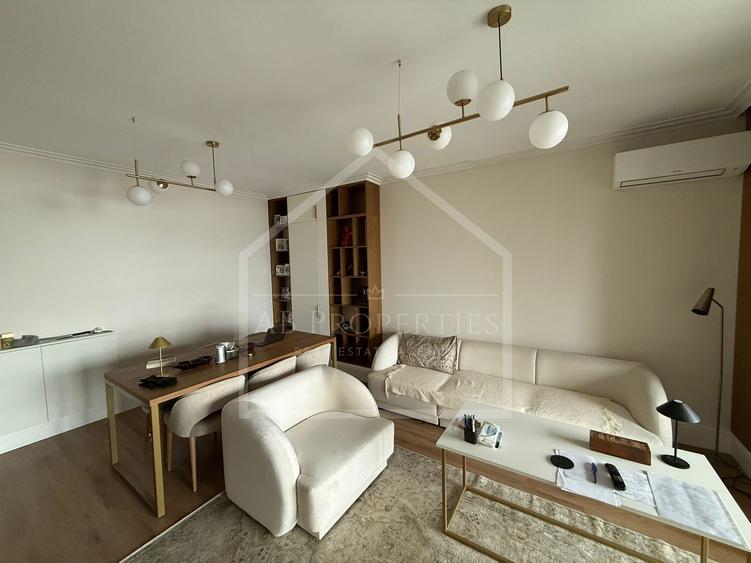Apartament cu 3 camere semidecomandat, mobilat în Sisești