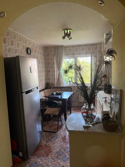 Apartament cu 3 camere decomandat în Alexandru Obregia