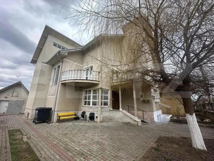 Casă cu 13 camere cu Teren 850 Mp în Bărăbanț