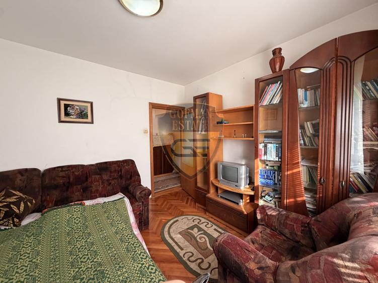 Apartament cu 3 camere decomandat, mobilat în Ultracentral