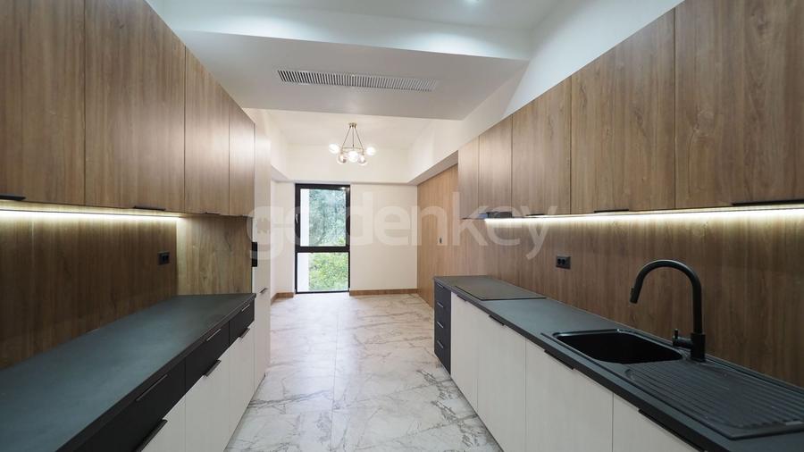 Apartament cu 4 camere decomandat, mobilat în Șoseaua Nordului