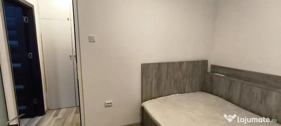 Apartament cu 2 camere semidecomandat în Tei