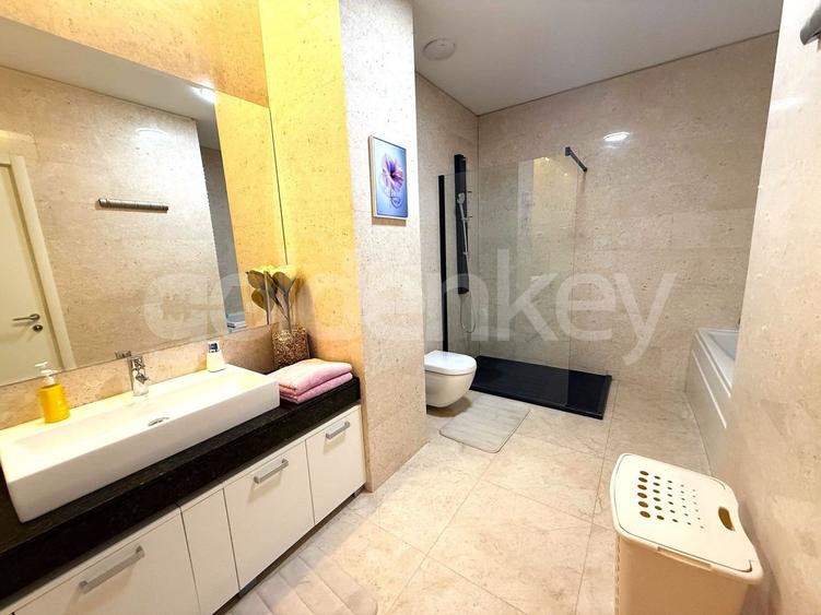Apartament cu 4 camere decomandat, mobilat în Central