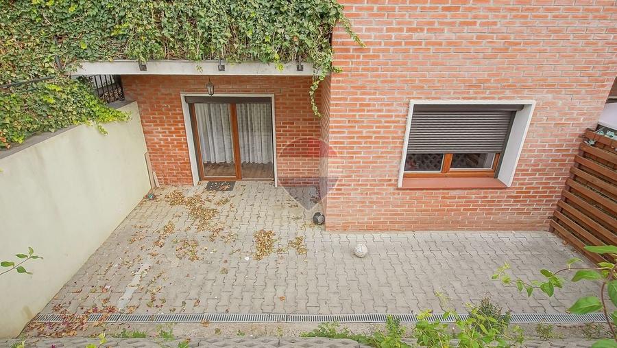 Apartament cu 2 camere decomandat în Tractorul
