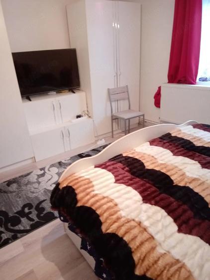 Casă cu 6 camere cu Teren 1100 Mp în Maluri