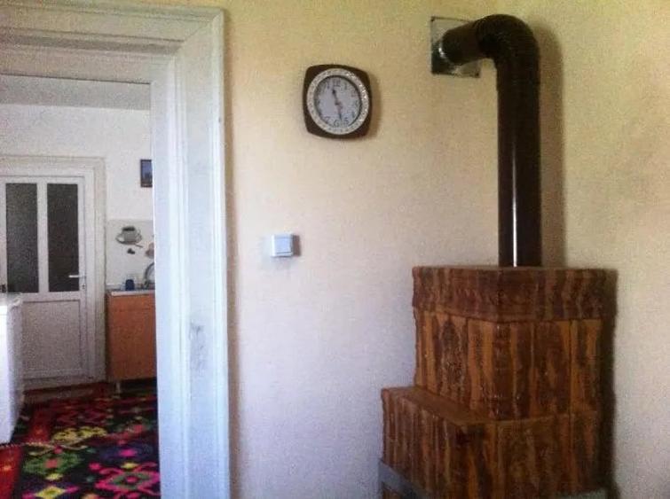 Casă cu 3 camere în