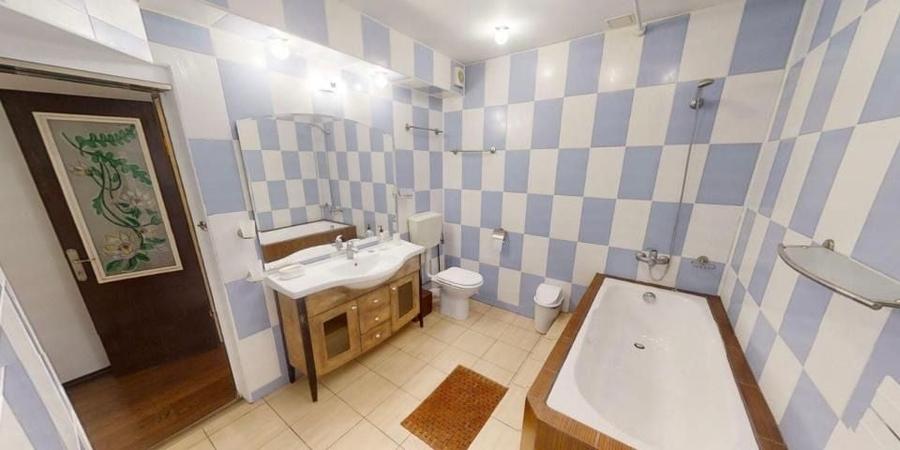 Spațiu comercial, de 200 mp, în Victoriei