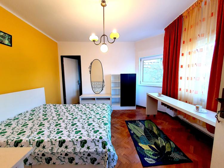 Piata Romana, 3 camere de vanzare, cu centrala - 11