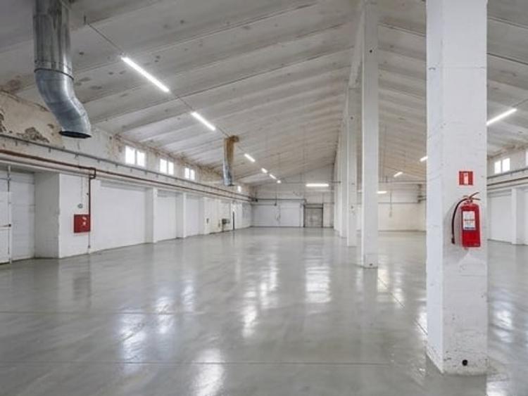 Spatii - logistic sau productie - UNGHENI - acces TIR - de la 409 mp la 2112 mp! - 1