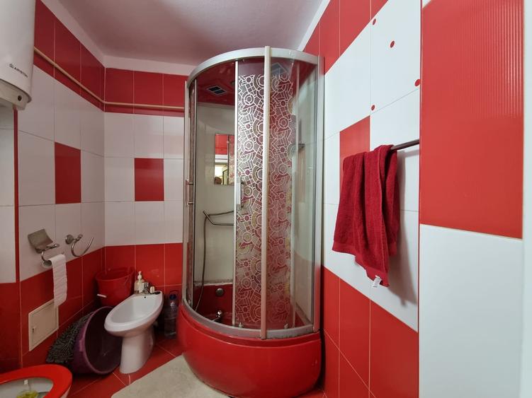 Apartament 3 camere- bloc deosebit- boxă proprietate - 12