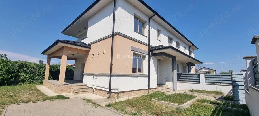 Vand vila duplex,Tancodrom, Pitesti. Se vind individual sau tot duplexul Vand vila duplex,Tancodrom, Pitesti. Se vind individual sau tot duplexul