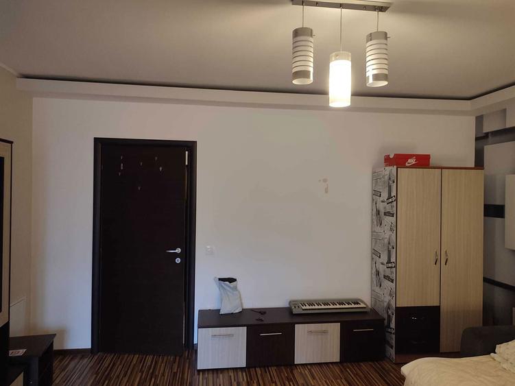 Garsoniera de inchiriat 10 min de statia 1 Dec 1918 - 5