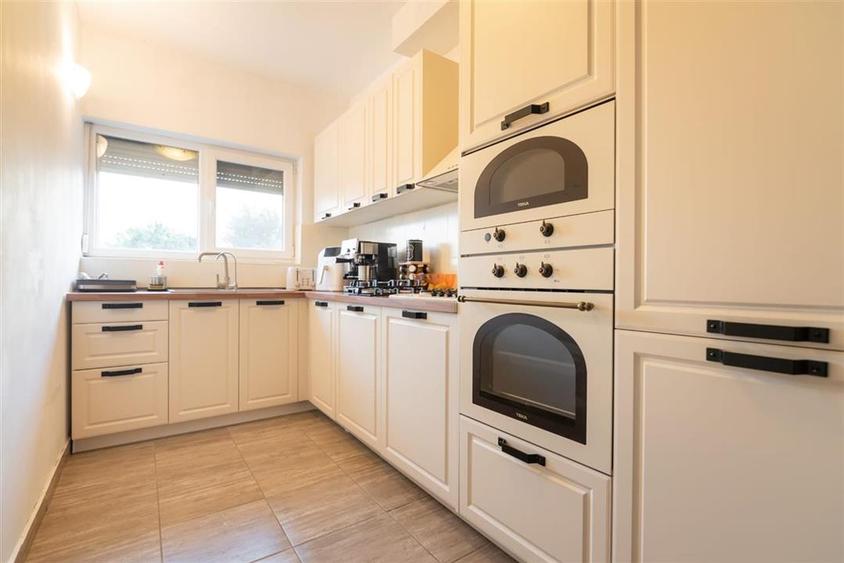Apartament cu 3 camere decomandat în Paleu