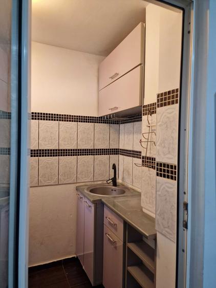 Inchiriez garsoniera - 4