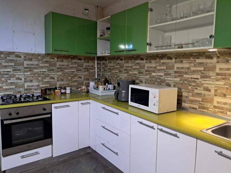 Otopeni - vila spatioasa 6 camere - 8