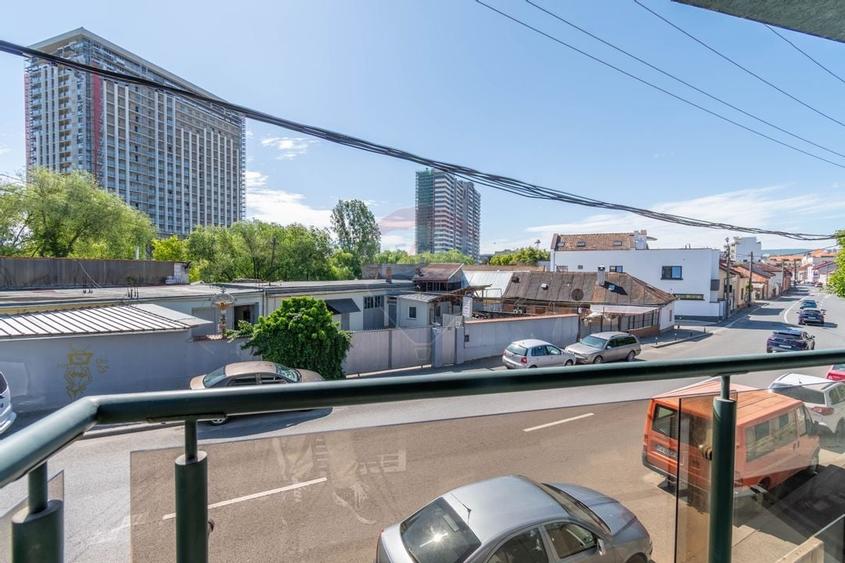 Casa cu 12 camere de inchiriat, Str. Traian - 18