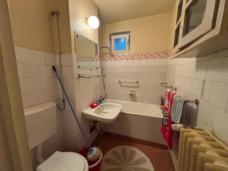 Apartament cu 4 camere decomandat, mobilat în Domenii