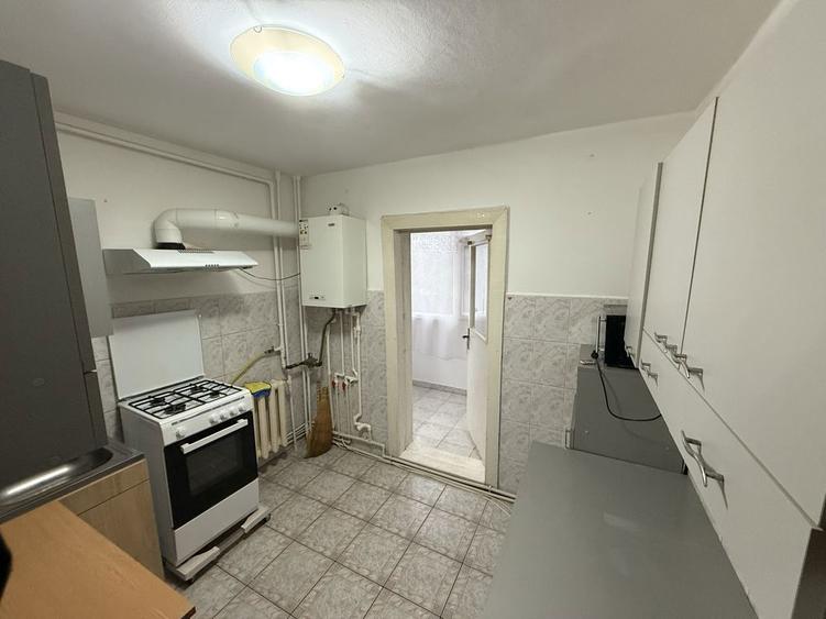 Vand apartament 3 Camere Decomandat NEGOCIABIL - 8