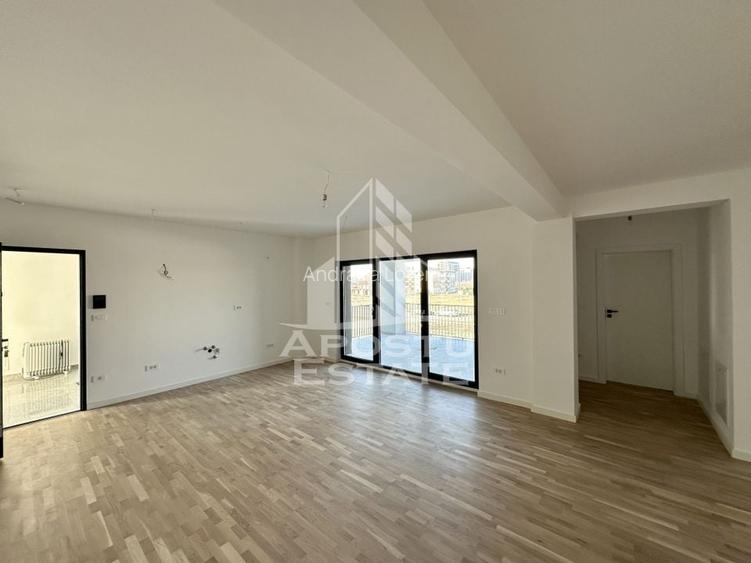 Apartament cu 3 camere semidecomandat în Aradului Apartament cu 3 camere semidecomandat în Aradului
